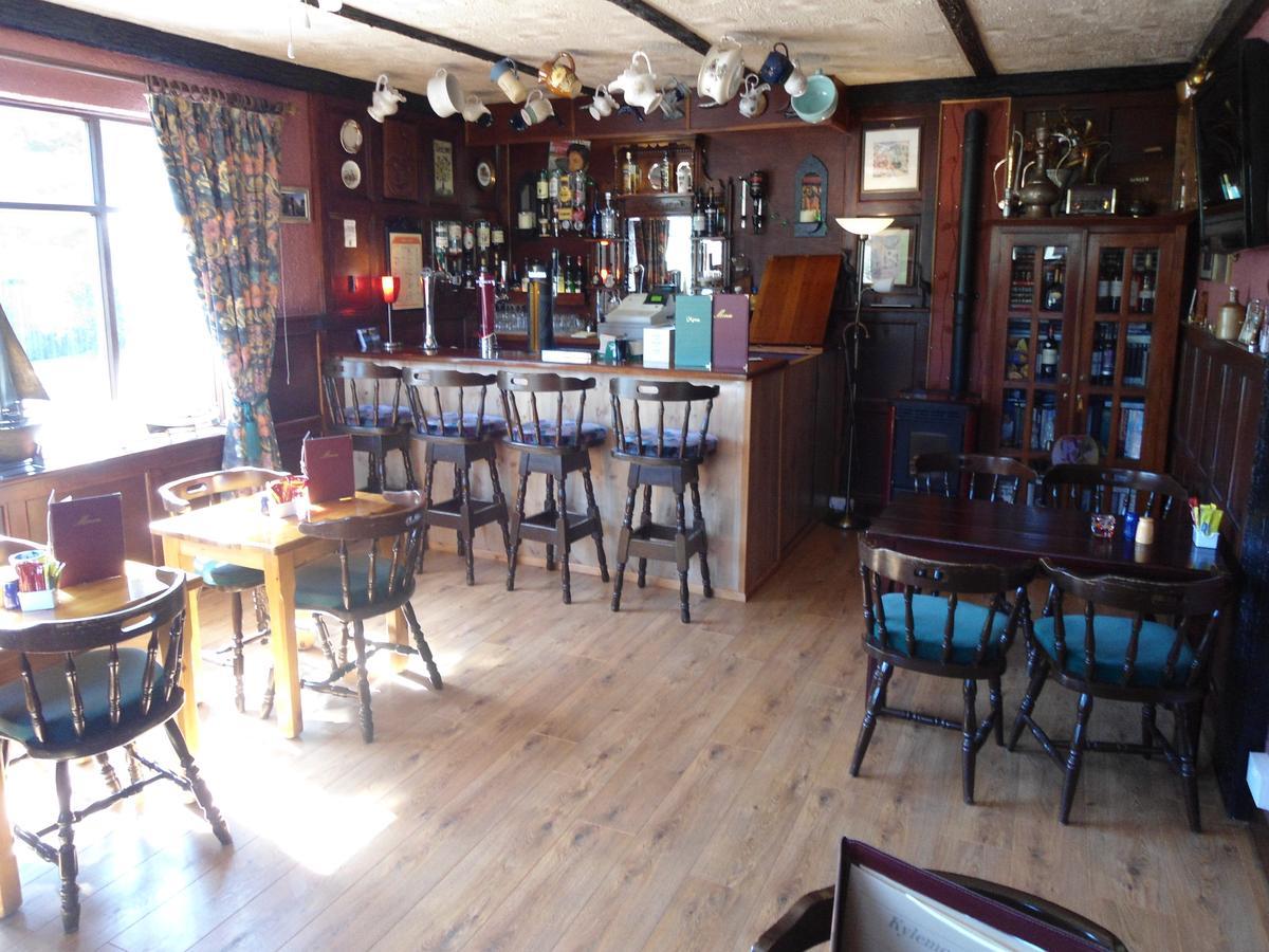 Kylemore Pass Hotel Летърфрак Екстериор снимка